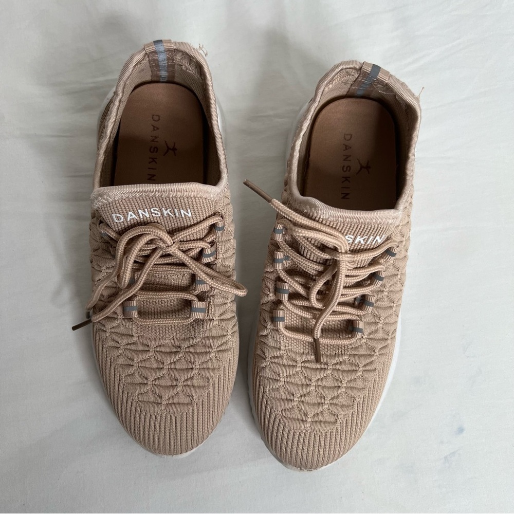 Danskin Women's Stunt Training Shoes - Size 7.5 Beige
